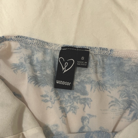 Windsor Scenic Route V-Neck Halter Mesh Crop Top - Picture 3 of 3